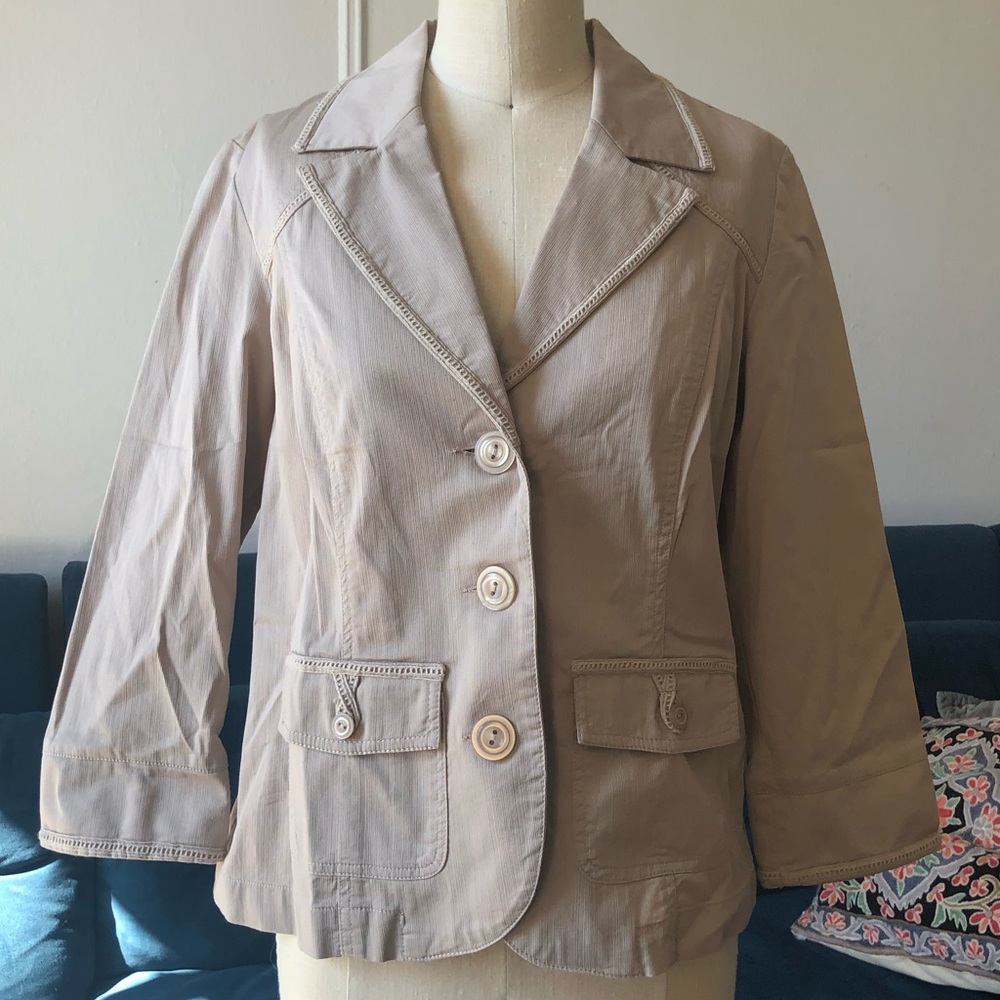 Tribal NWT beige blazer in size 6